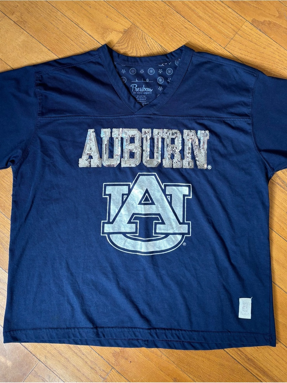 Auburn Sequin Logo Womens V-Neck Shirt - Navy Large